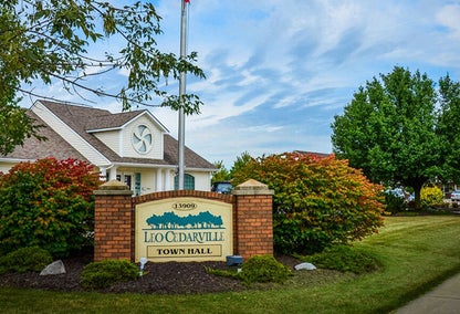 Leo - Cedarville town hall sign
